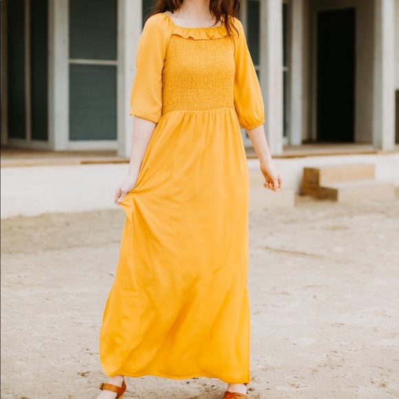 Piper & Scoot Dresses & Skirts - Piper & Scoot Carly Ruffle Smocked Maxi Dress